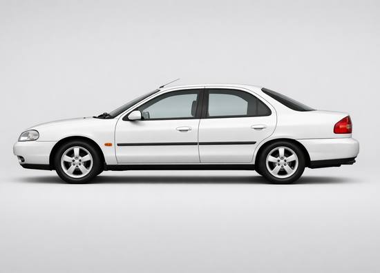 Замена датчика уровня топлива Ford Mondeo 2